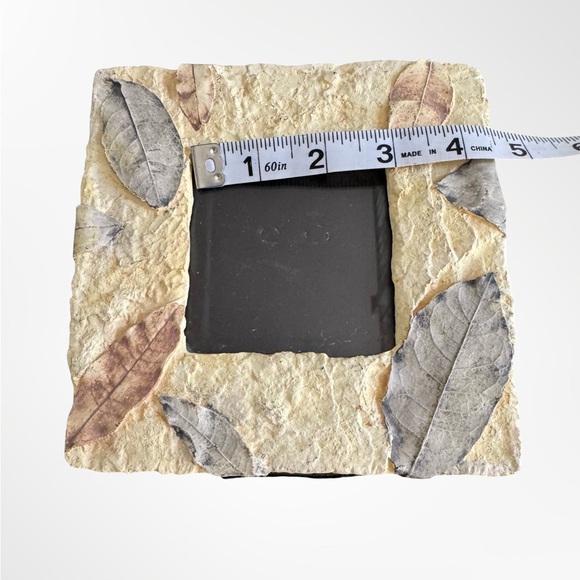 Leaf Patterned Stone Look Photo Frame - Picture 6 of 7